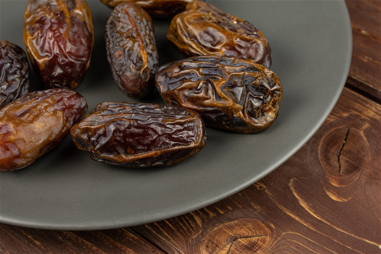 Premium Medjool Dates 5 kg - Extra Large Bulk Pack, Natural & Soft