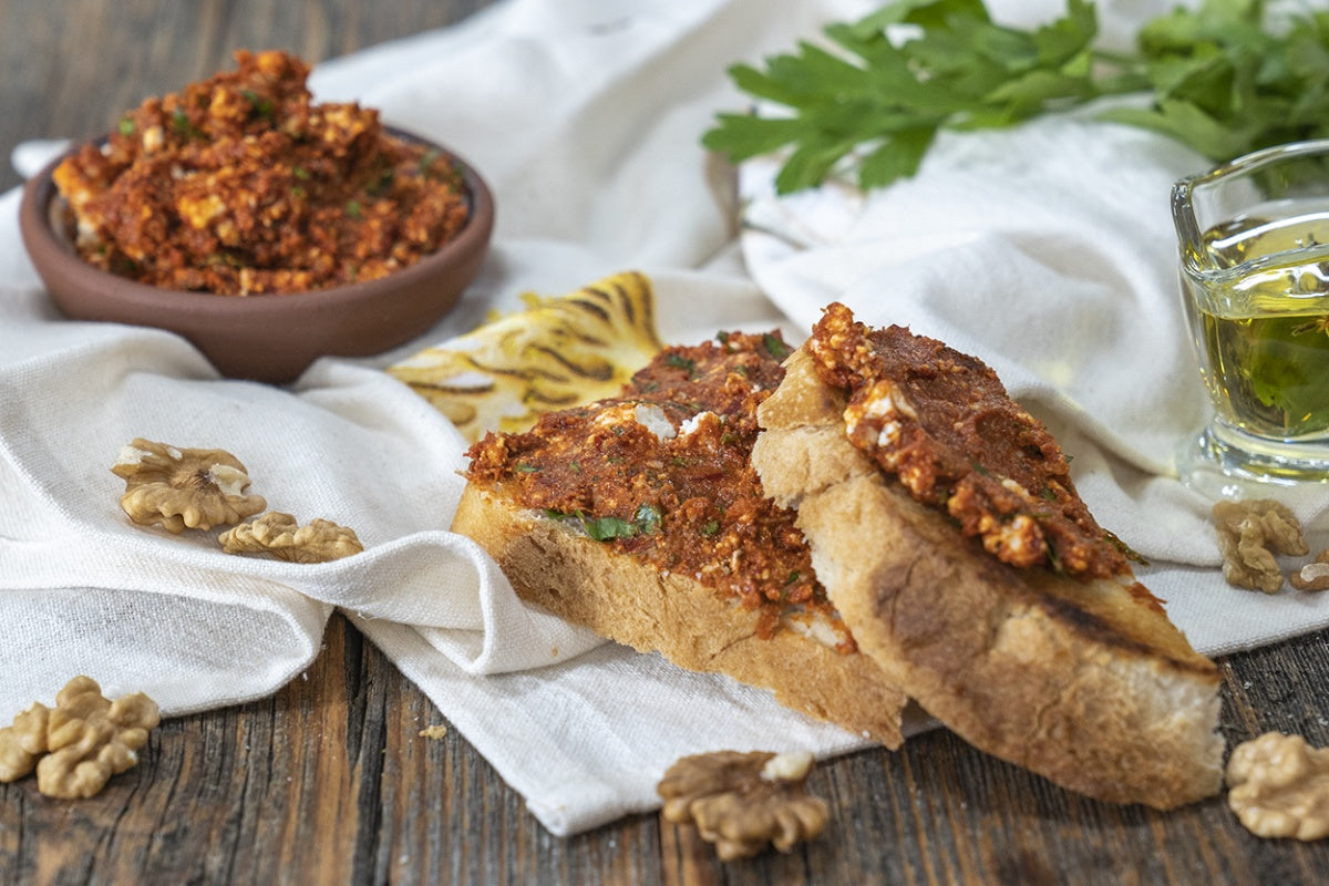 Zeytin Ana Acuka – Würzige Türkische Frühstückscreme mit Knoblauch & Walnüssen